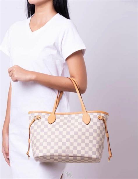 louis vuitton neverfull azur damier punti cucitire immagini|louis vuitton damier azur crossbody.